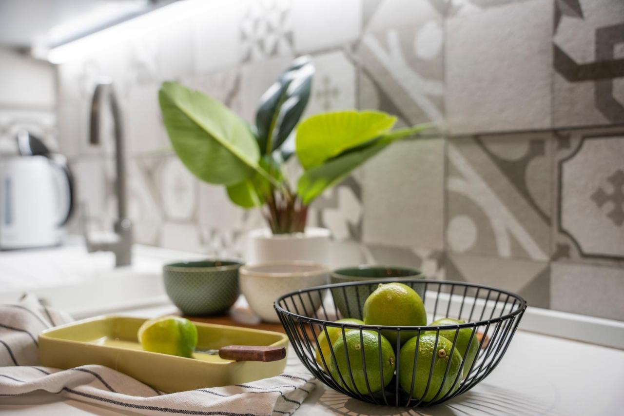 Puglia5Stars Stazione Centrale Urban Green Bari Exteriör bild